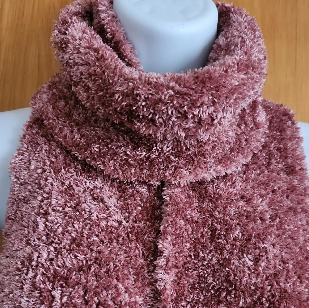 VTG Dusty Rose Scarf Acrylic